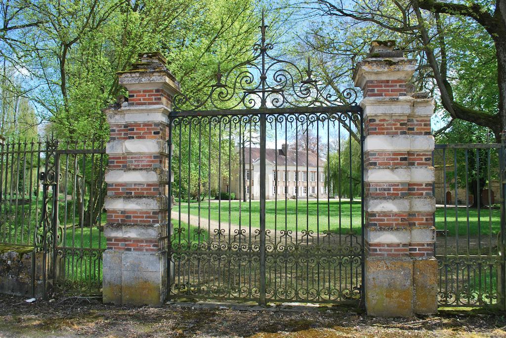 Domaine de Vauluisant Villa Courgenay Exterior foto
